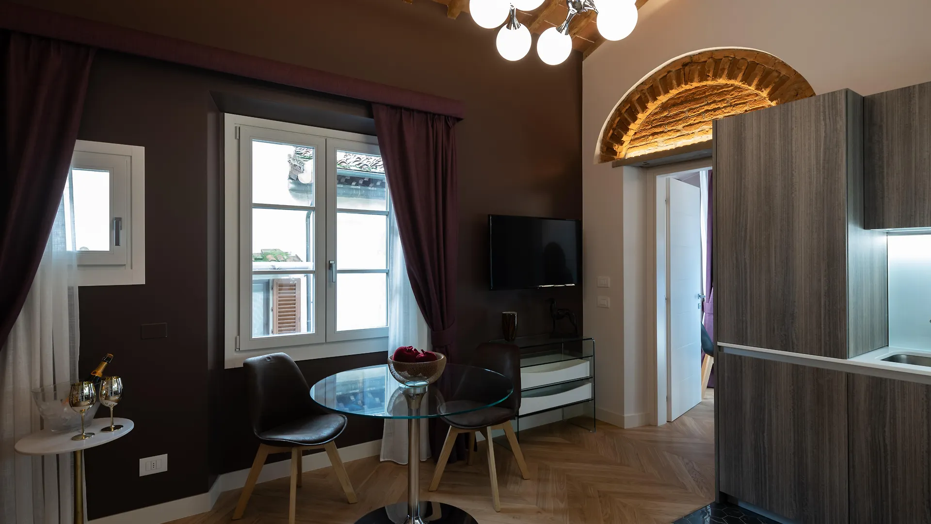 Kairos By Florence Art Apartments