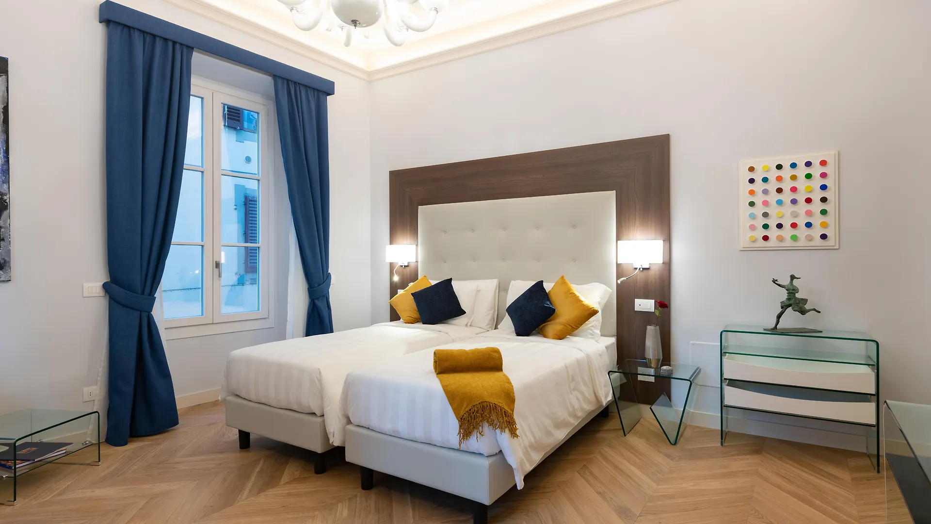 Kairos By Florence Art Apartments 2*,  Italy