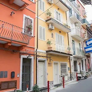 Evelyne Italy