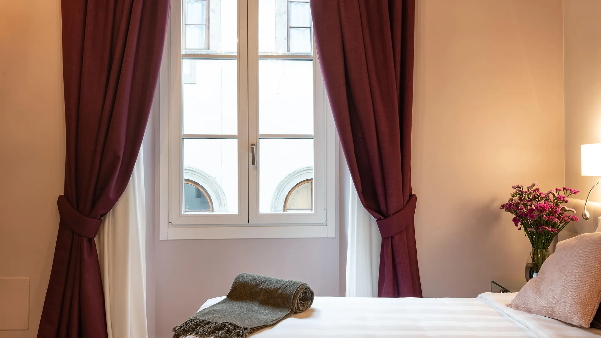 Kairos By Florence Art Apartments 2*,
